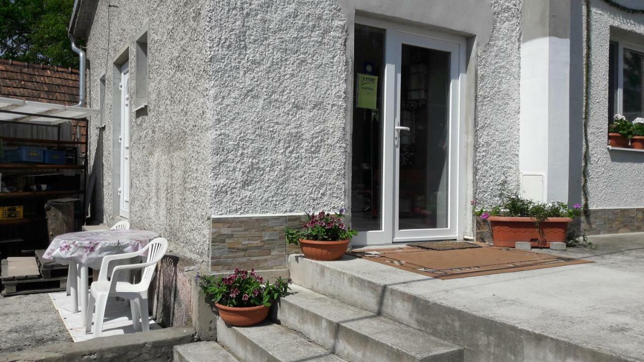 Apartman Yvet Sucany Экстерьер фото